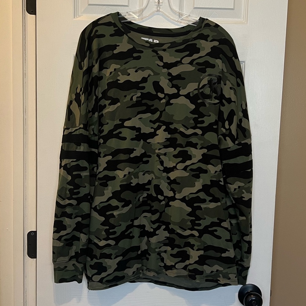 Our Universe Star Wars Mandalore  Camouflage Long Sleeve Jersey Size XL, Used